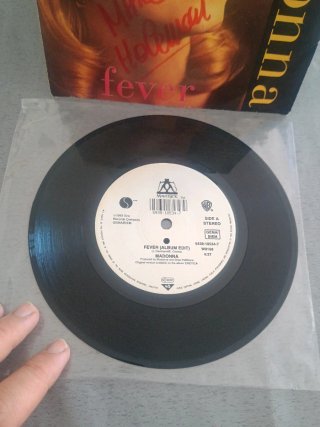 Madonna - Fever (Single)
