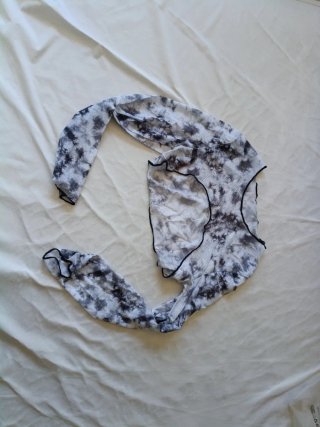 Bañador niña negro con estampado tie-dye