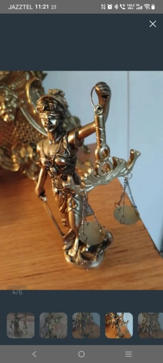 Dama de la Justicia Libra