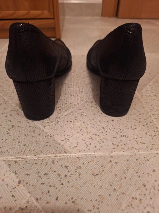 Zapatos de salón El Corte Inglés negros talla 39