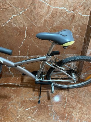 Bicicleta de montaña poco uso marca decatlon
