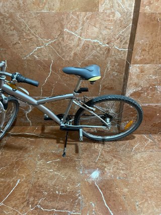 Bicicleta de montaña poco uso marca decatlon