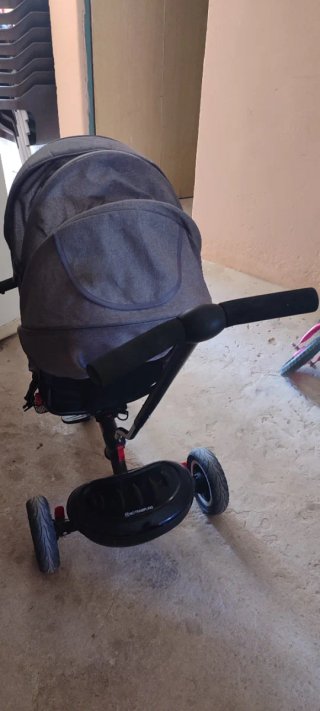 Triciclo infantil con toldo y barra de empuje