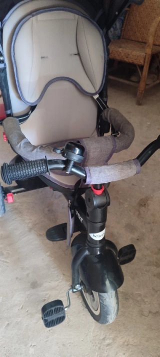 Triciclo infantil con toldo y barra de empuje