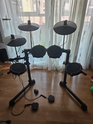 Batería Electrónica Alesis Debut Kit