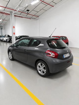 Peugeot 208 2015