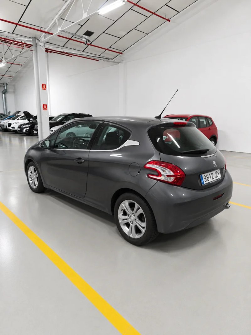 Peugeot 208 1.6 VTi Allure 3p 2015, foto 3