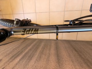 Bicicleta BMX infantil
