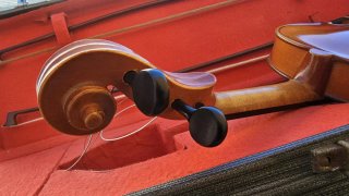 Violín Antonius Stradivarius (LEER)