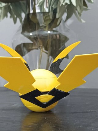 Pokéball Raichu Mega Evolución Figura