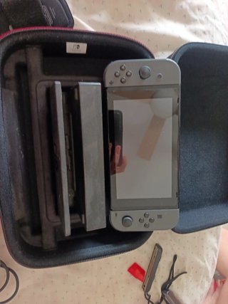 Nintendo Switch con 10 juegos y accesorios