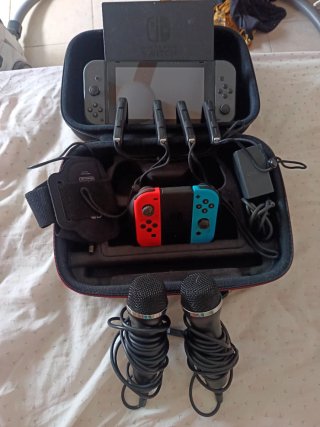 Nintendo Switch con 10 juegos y accesorios