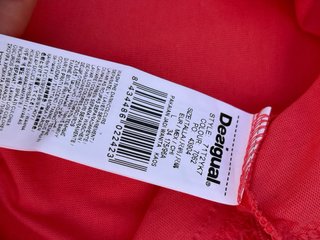 Camiseta Desigual roja con encaje