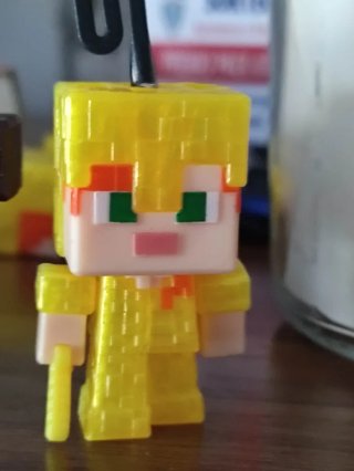 Muñeco Minecraft Alex Amarillo