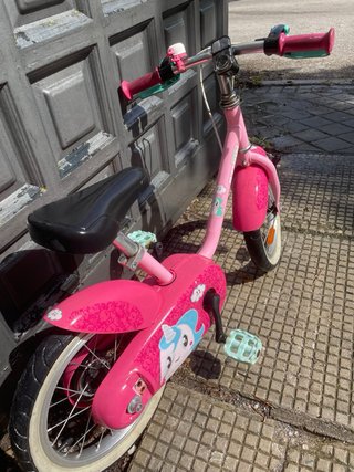 Bicicleta infantil rosa con unicornio