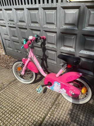 Bicicleta infantil rosa con unicornio