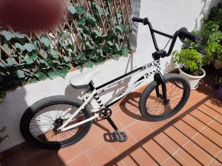 Bicicleta BMX Haro Estrellas Blanca