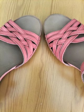 Sandalias Clarks color coral Talla 39