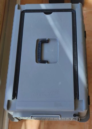Transportín para perro gris y negro