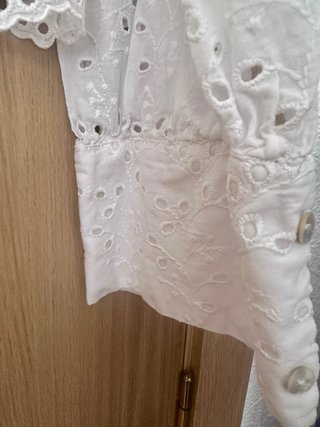 Camisa blanca bordada talla L