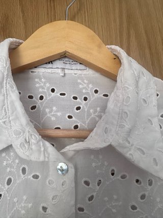 Camisa blanca bordada talla L