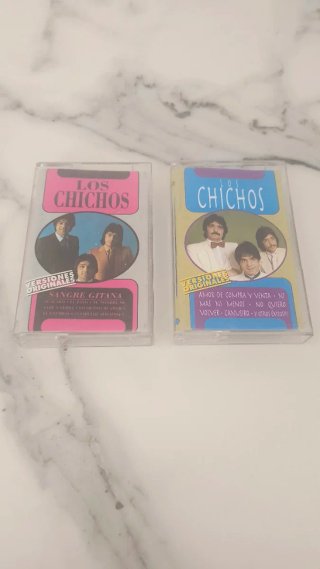 2 Cintas Cassette Los Chichos - Éxitos