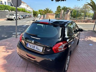 Peugeot 208 2013