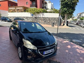 Peugeot 208 2013