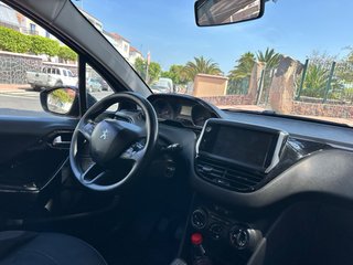 Peugeot 208 2013