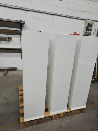 Estanterías cerradas blancas