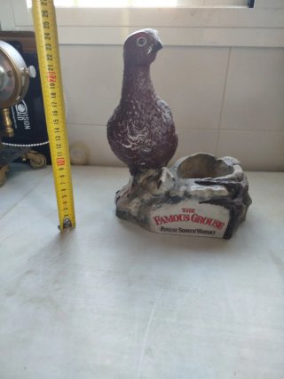 Expositor The Famous Grouse Antiguo