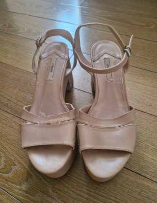 Sandalias Uterqüe piel talla 41