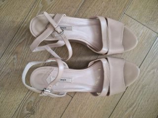 Sandalias Uterqüe piel talla 41