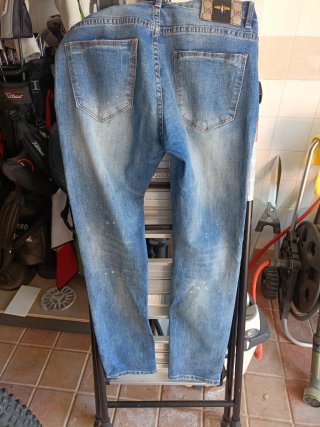Pantalón vaquero Gucci juvenil desgastado