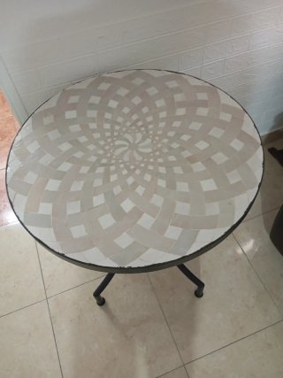Mesa redonda mosaico cerámica y metal