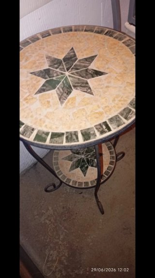 2 Mesas redonda mosaico cerámica y metal
