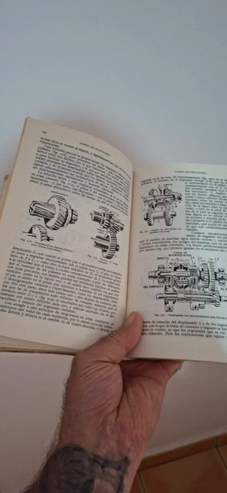 Libro antiguo mecánica todo sobre el motor