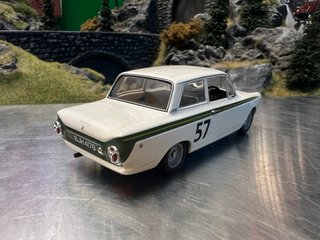 Ford Lotus Cortina escala 1/43 Minichamps