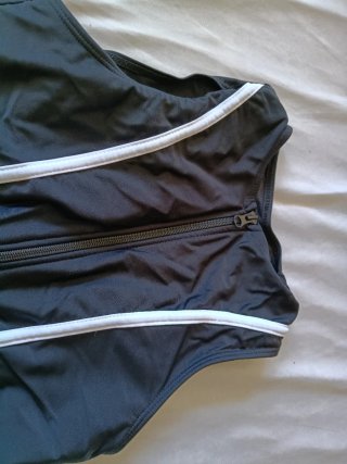 Bañador negro mujer con detalles blancos