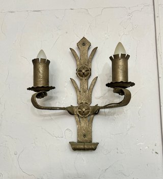 3 Lámpara de forja y 11 candelabros.