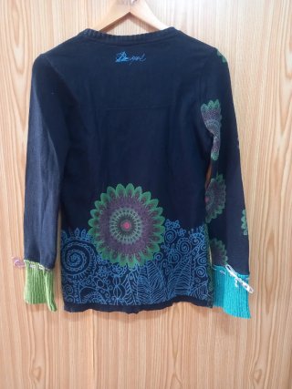 Jersey Desigual azul con estampado floral