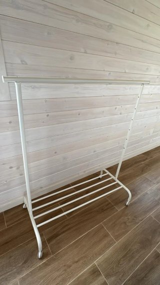 Burro perchero blanco , nuevos valen 20€