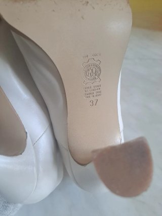Scarpe eleganti bianche con cinturino