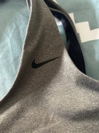 2 Tops Deportivos Nike