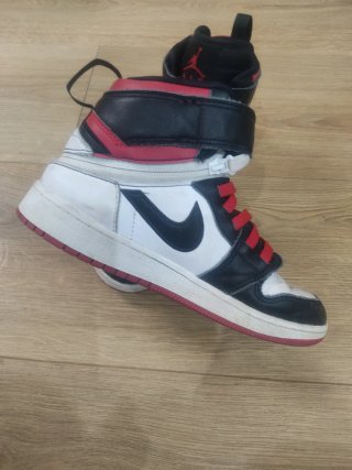 Zapatillas Nike Jordan Negras Rojas Blancas