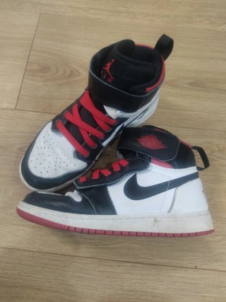 Zapatillas Nike Jordan Negras Rojas Blancas