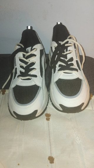 Zapatillas Deportivas Chunky Blancas y Negras