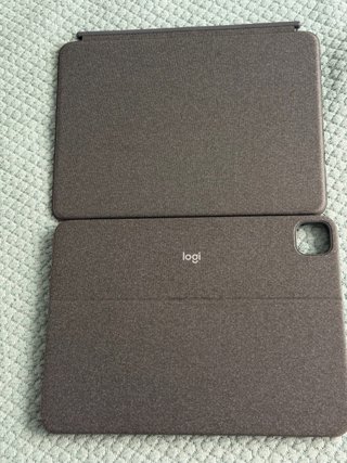Logitech Combo Touch para iPad Pro 11 Español
