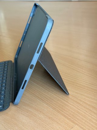 Logitech Combo Touch para iPad Pro 11 Español