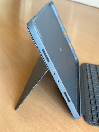Logitech Combo Touch para iPad Pro 11 Español